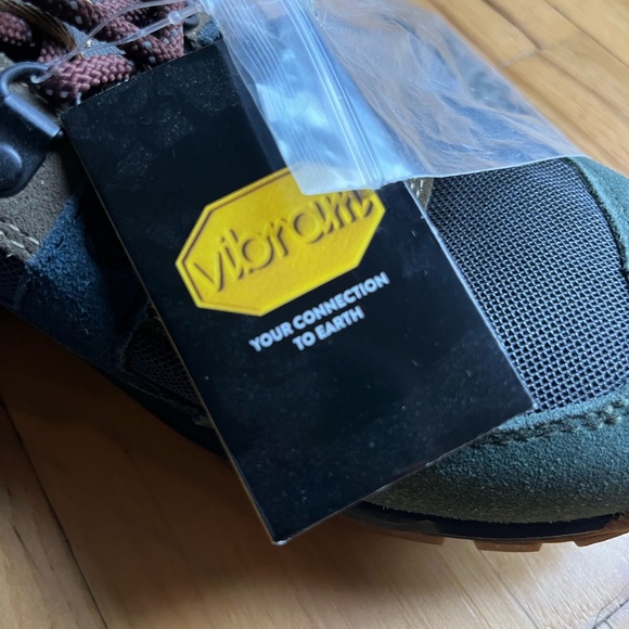 J Crew Vibram Hiking Shoe NWT - Picture 3 of 7